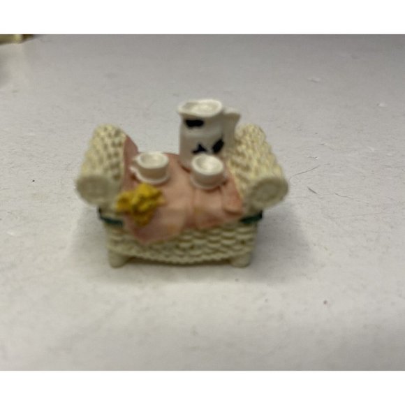 Avon Collectibles Victorian Memories Miniature Doll Furniture Wicker Porch 3pc - Picture 5 of 11